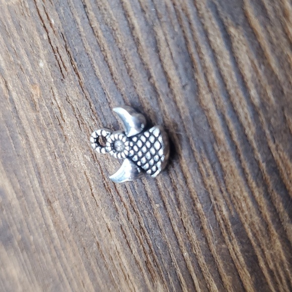 P136 delicate angel charm - Picture 1 of 2